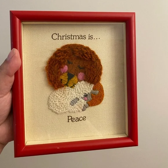 Vintage framed crewel wall hanging art piece “Christmas is peace” red frame - Picture 3 of 7